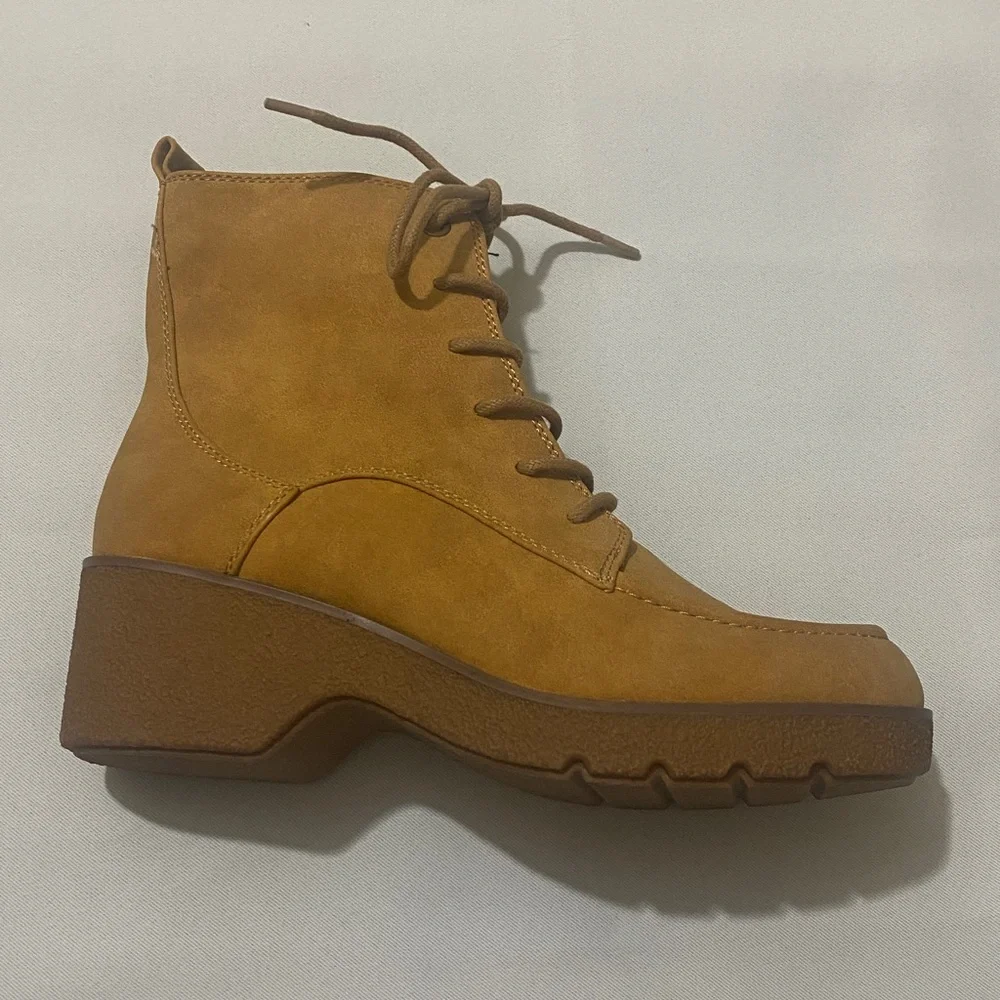 Naturalizer new without